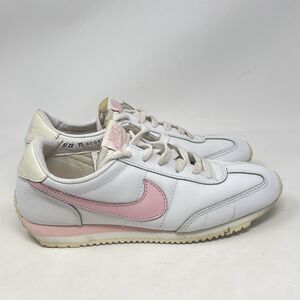 Nike Athletic Shoes Womens 7.5 White Pink Leather  Sneakers 031202  Vintage 2003